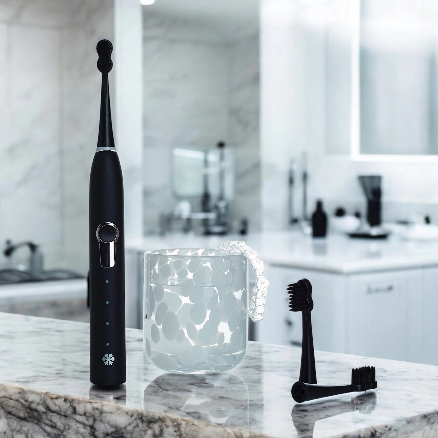 Snow Pearl Ultra Soft Zahnbürste für sanfte Reinigung und Schutz von empfindlichem Zahnfleisch.