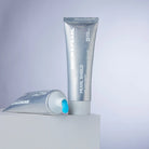 Bioglas-Technologie der PEARL SHIELD PLUS Zahnpasta unterstützt die Remineralisierung und stärkt den Zahnschmelz.