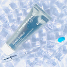 Premium Zahnpasta mit Fluorid schützt vor Karies, stärkt den Zahnschmelz und sorgt für gepflegte Zähne.