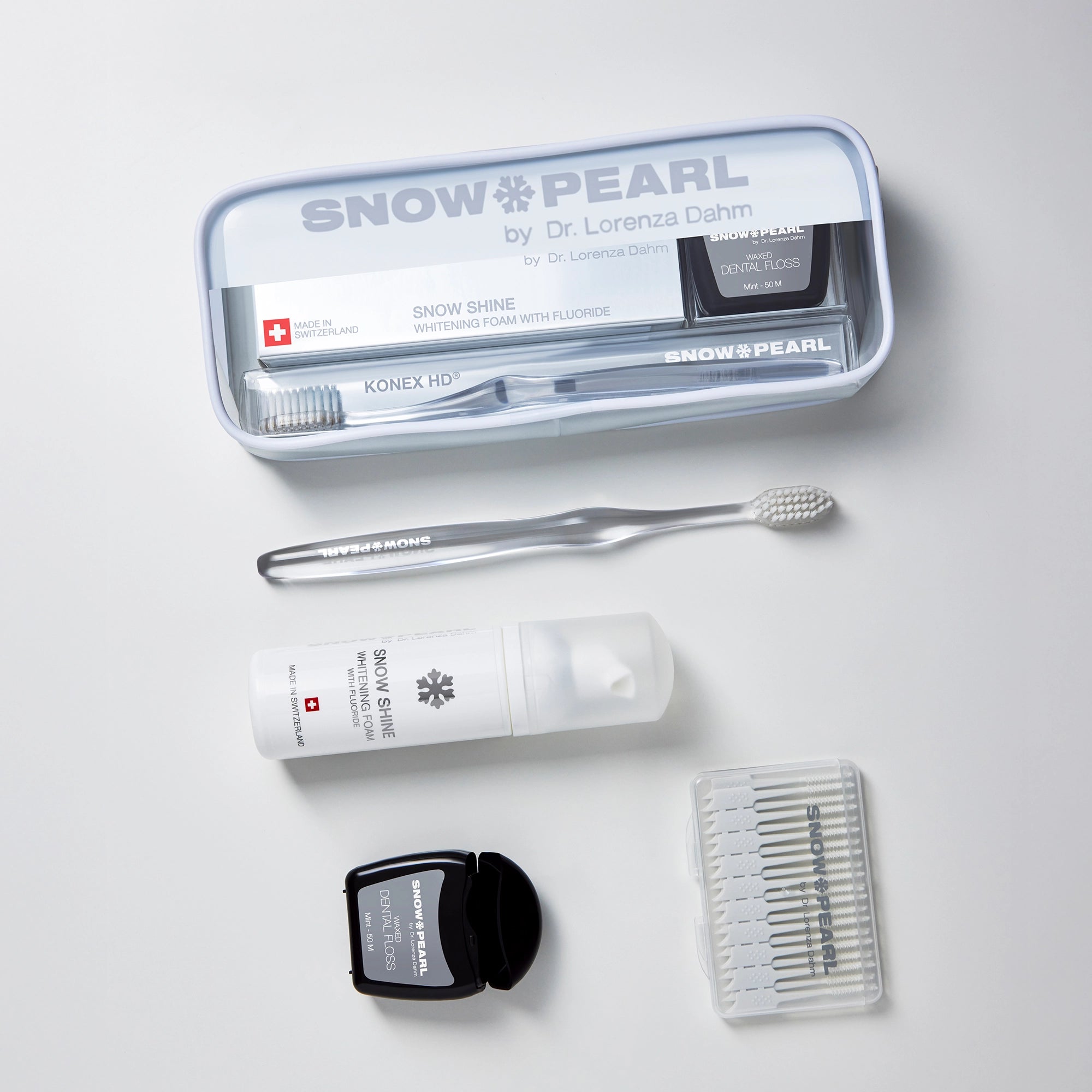 Praktische Reisetasche für Zahnpflegeprodukte im SNOW PEARL Travel Kit