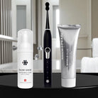 Whitening Schaum für Zahnaufhellung und Mundpflege mit sofort sichtbarem Whitening Effekt.