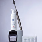 Schwarzes Zahnpflege Travel Kit mit Whitening Foam für Zahnpflege unterwegs